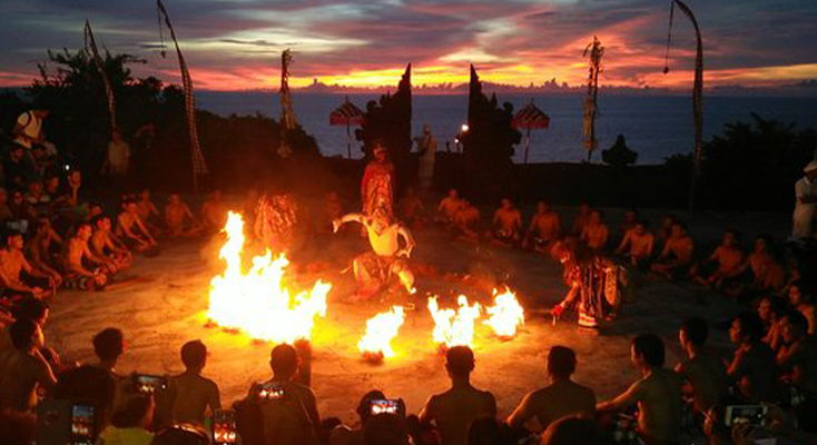 KECAK FIRE DANCE (PURA DALEM TAMAN KAJA)