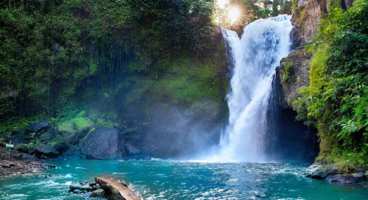 TEGENUNGAN WATERFALL2