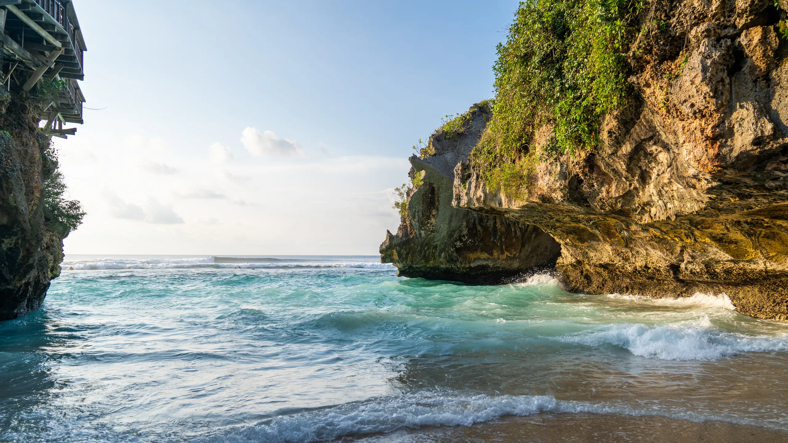 saluban beach uluwatu