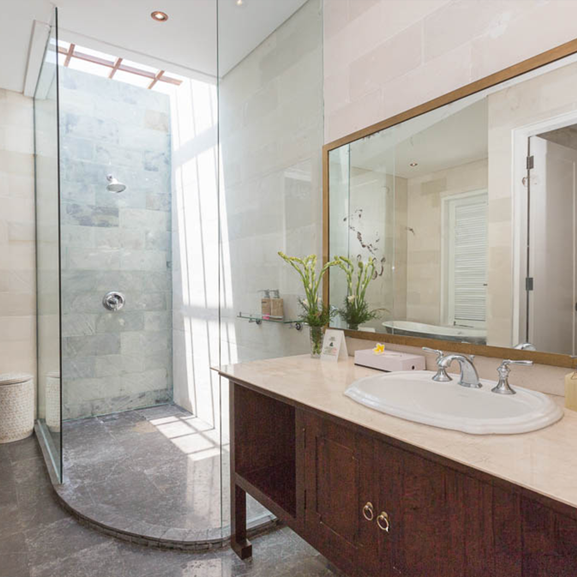 Jadine-Bali-Villa-Bathroom1-twin-5501