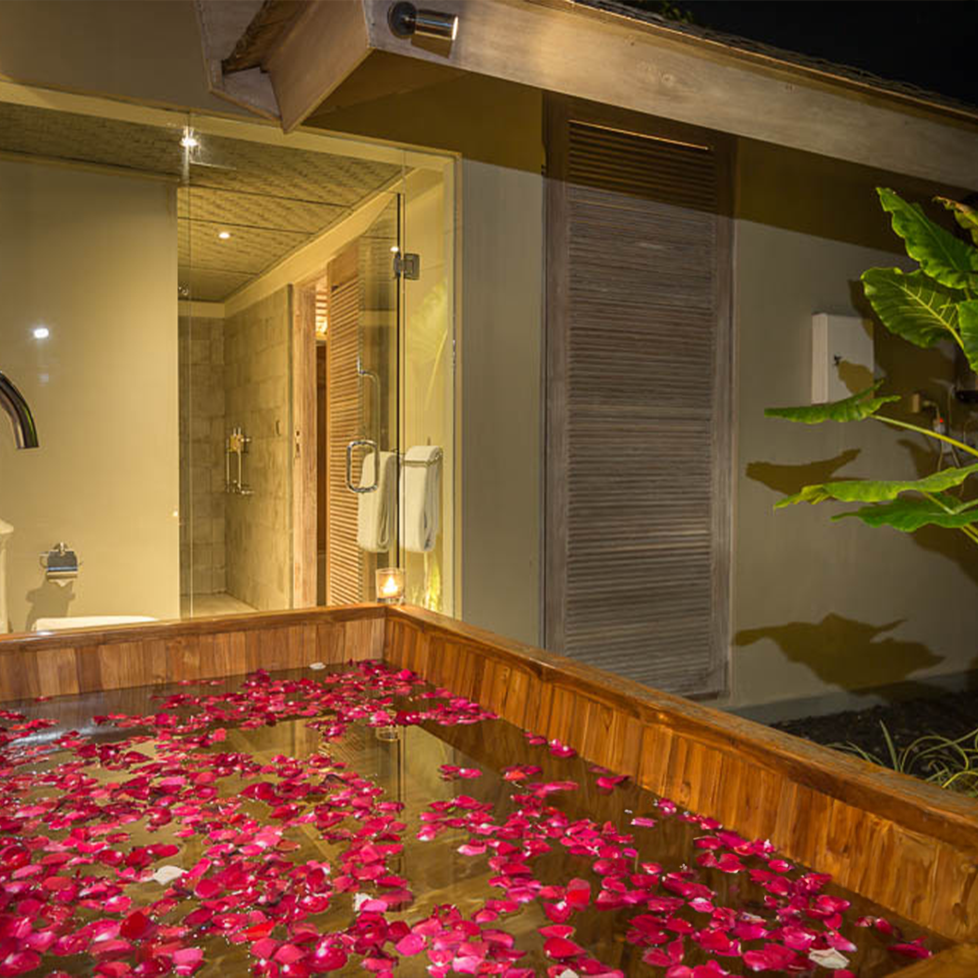 Jadine-Bali-Villa-Bathroom4-6192