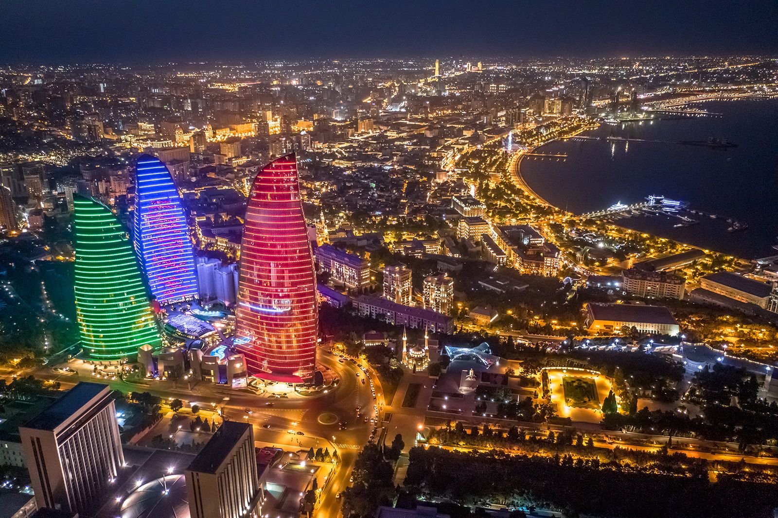 230425112111-05-azerbaijan-by-season-spring-baku