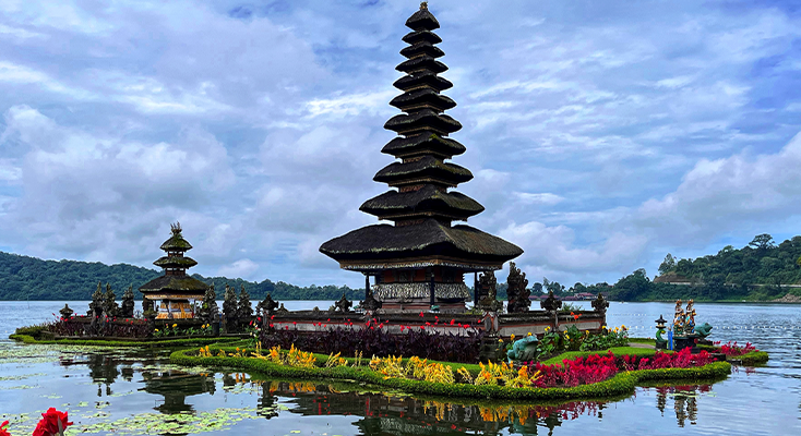 ULUN DANU BERATAN TEMPLE