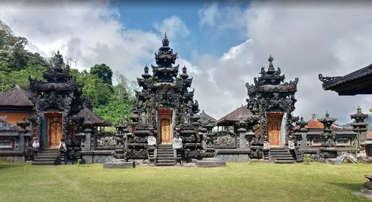 ULUN DANU BUYAN TEMPLE-